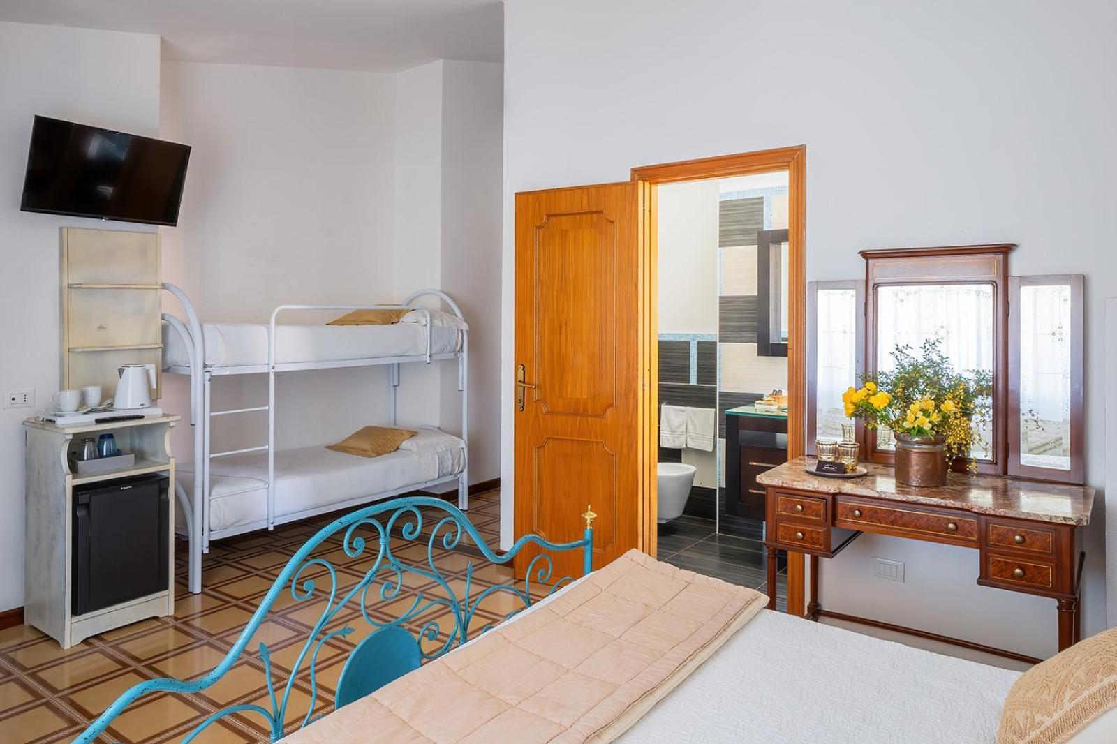 Hotel Su Barchile Орозеи Екстериор снимка