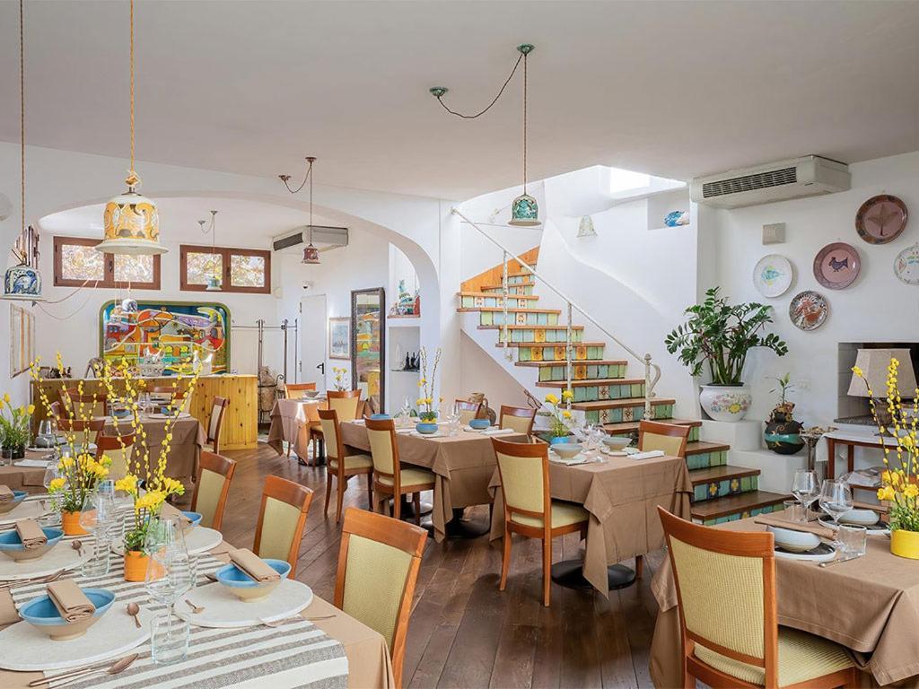 Hotel Su Barchile Орозеи Екстериор снимка